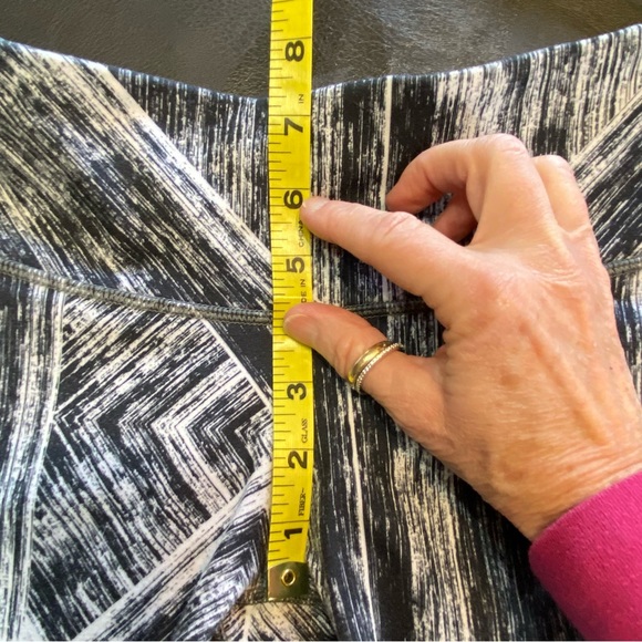 Lululemon Wunder Under Crop II Leggings Heat Wave Black and White Size 4 - Picture 10 of 12